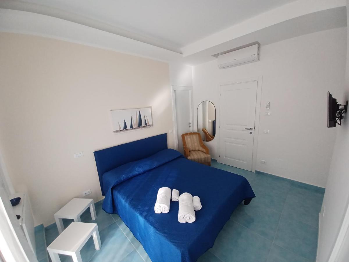 B&B Due Stanzulelle Salerno Bagian luar foto
