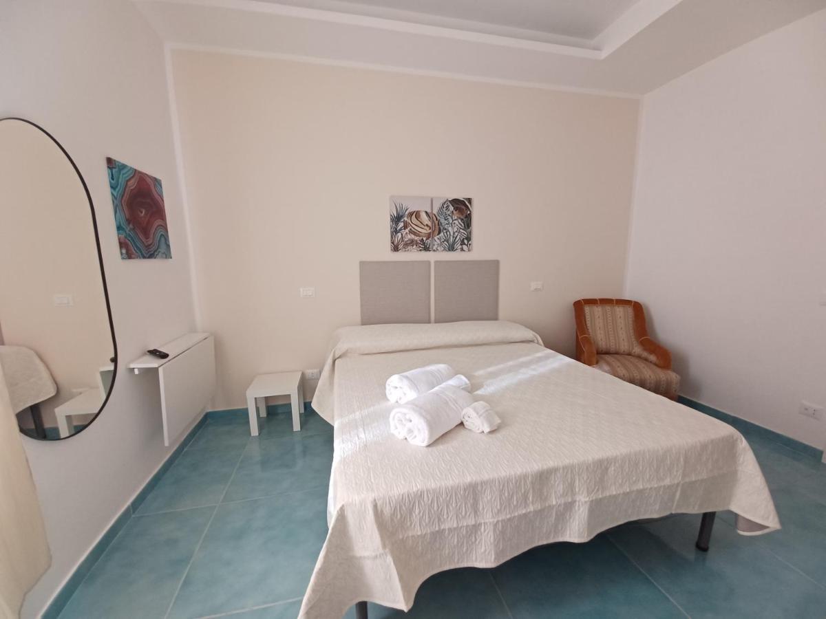 B&B Due Stanzulelle Salerno Bagian luar foto