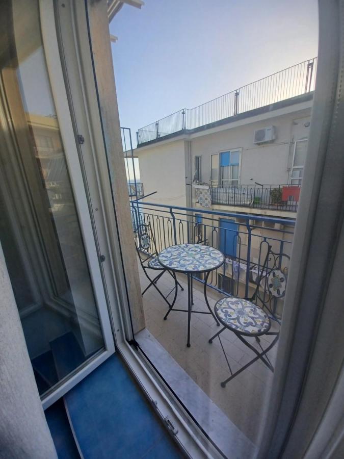 B&B Due Stanzulelle Salerno Bagian luar foto