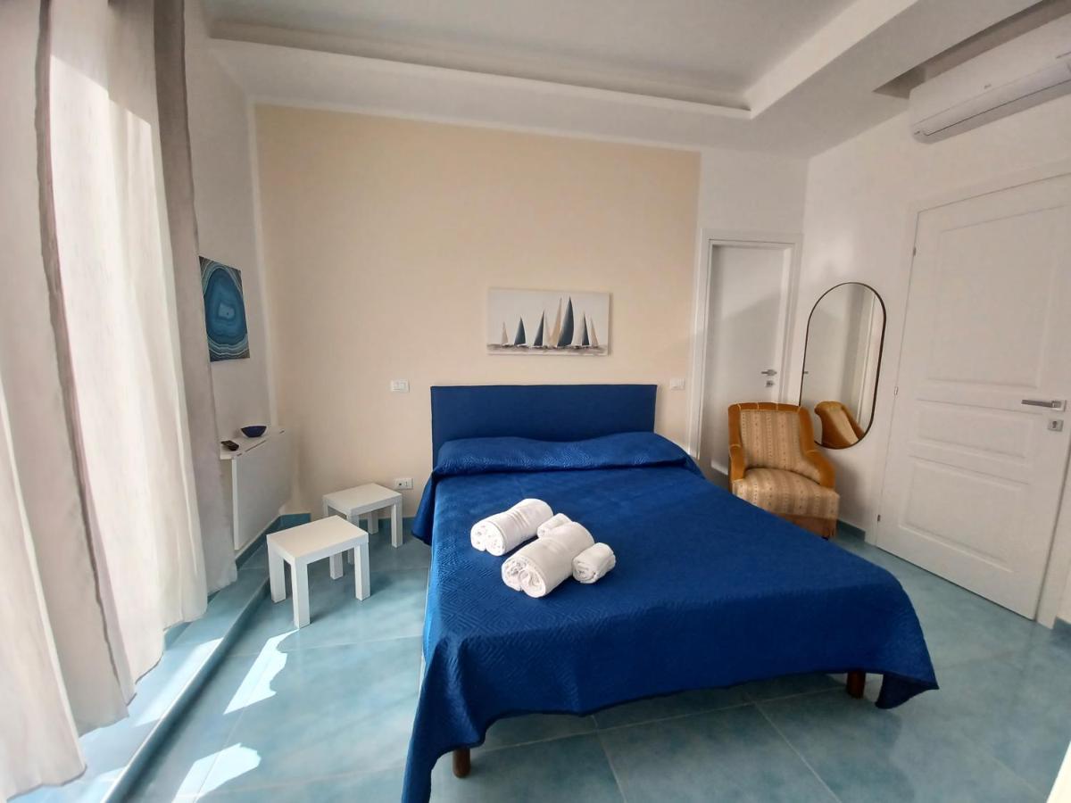 B&B Due Stanzulelle Salerno Bagian luar foto