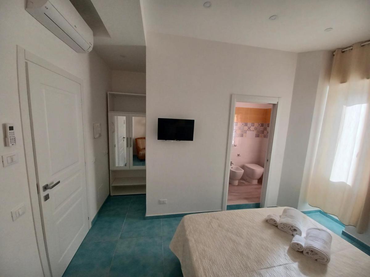 B&B Due Stanzulelle Salerno Bagian luar foto