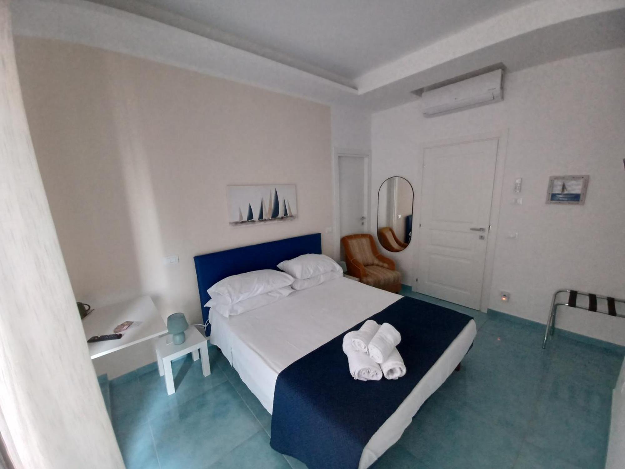 B&B Due Stanzulelle Salerno Bagian luar foto