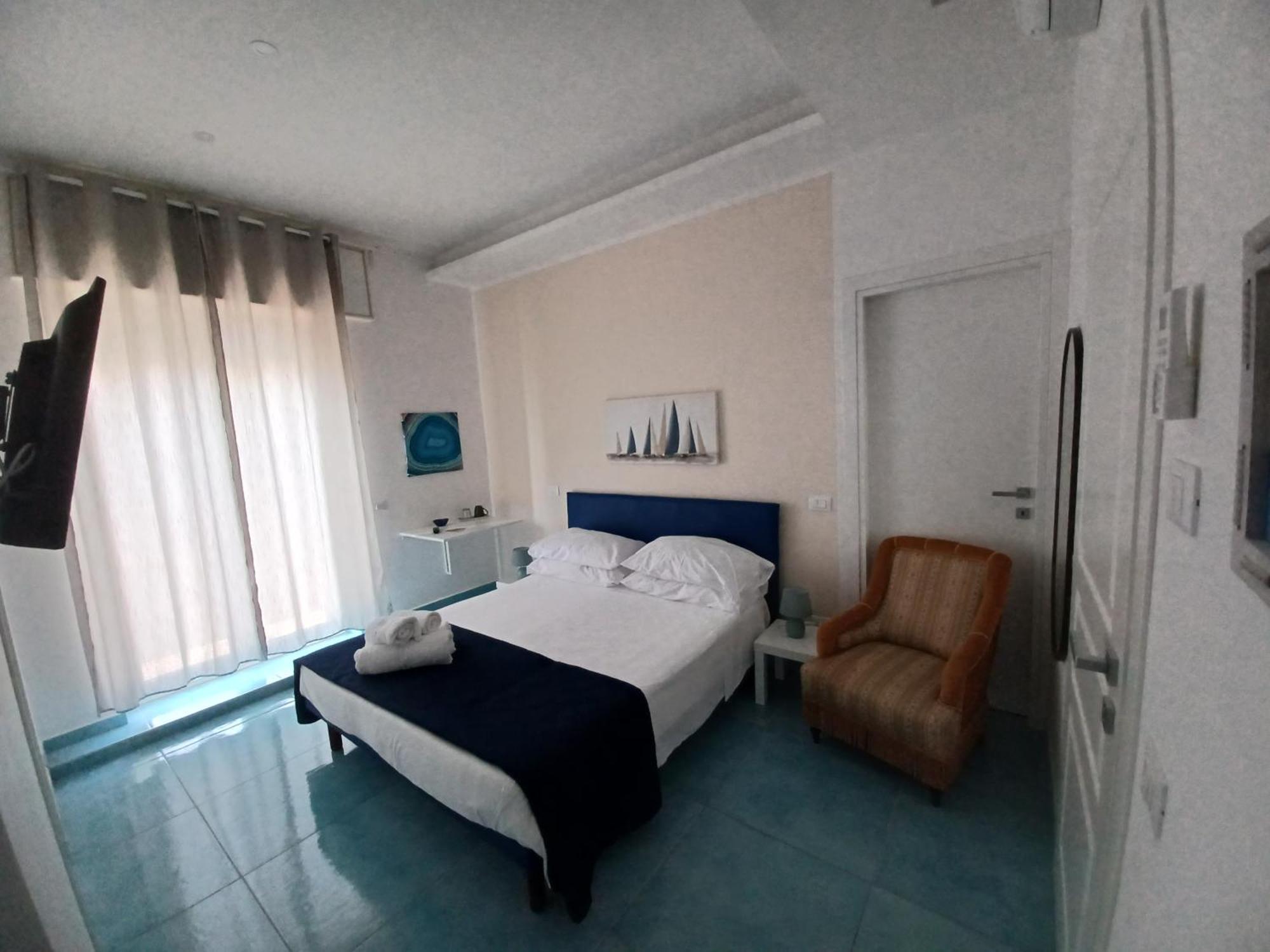 B&B Due Stanzulelle Salerno Bagian luar foto