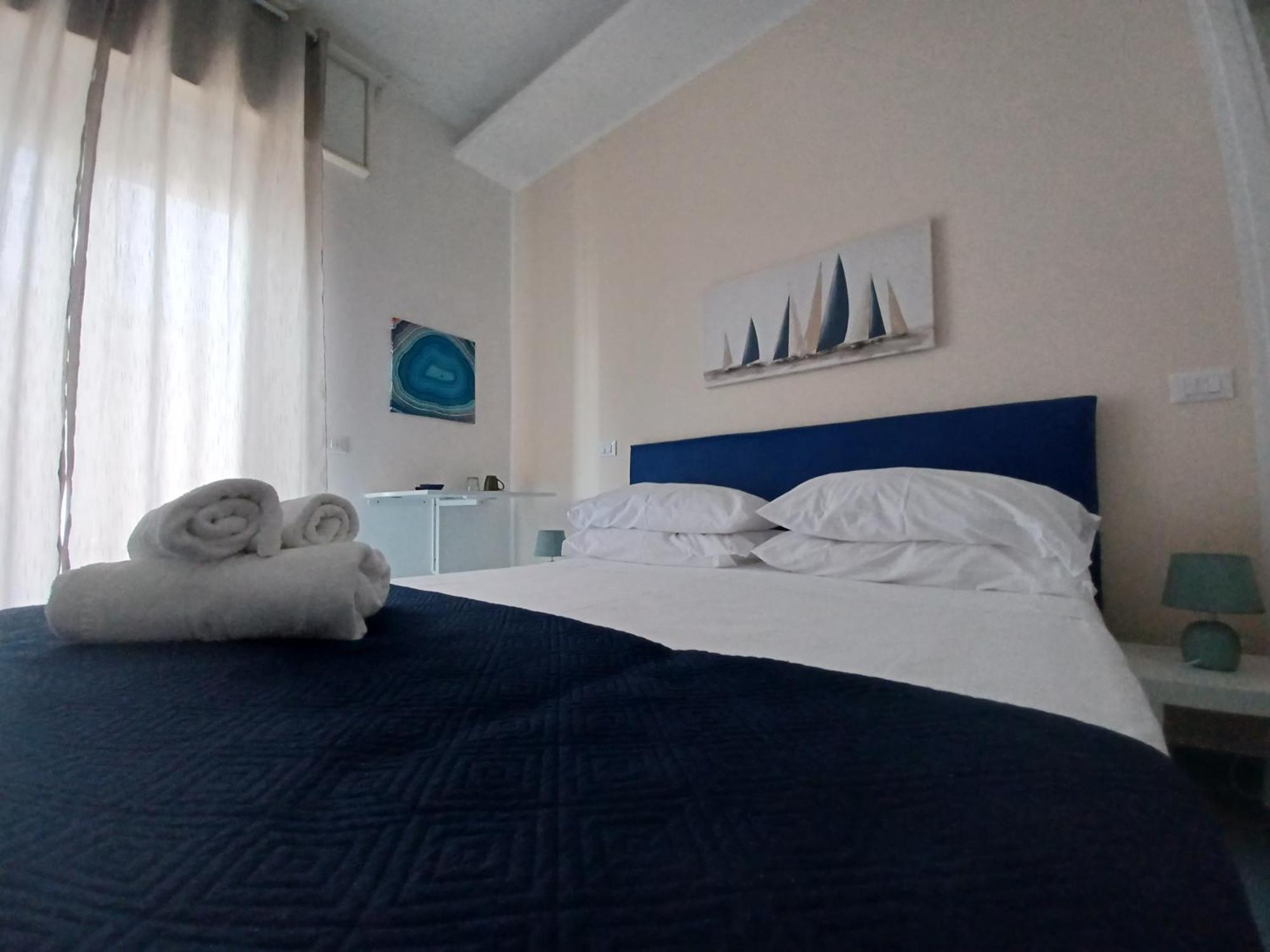 B&B Due Stanzulelle Salerno Bagian luar foto