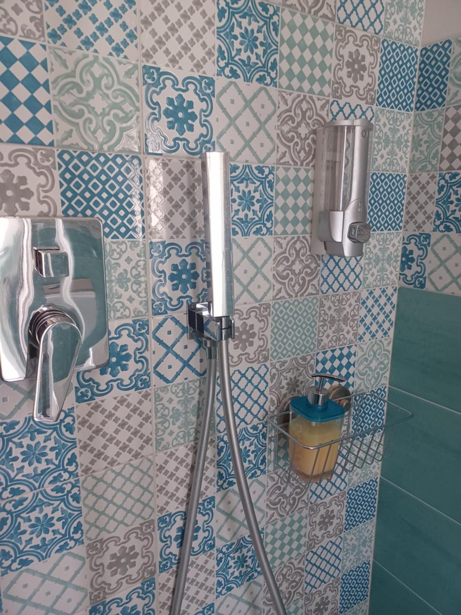 B&B Due Stanzulelle Salerno Bagian luar foto