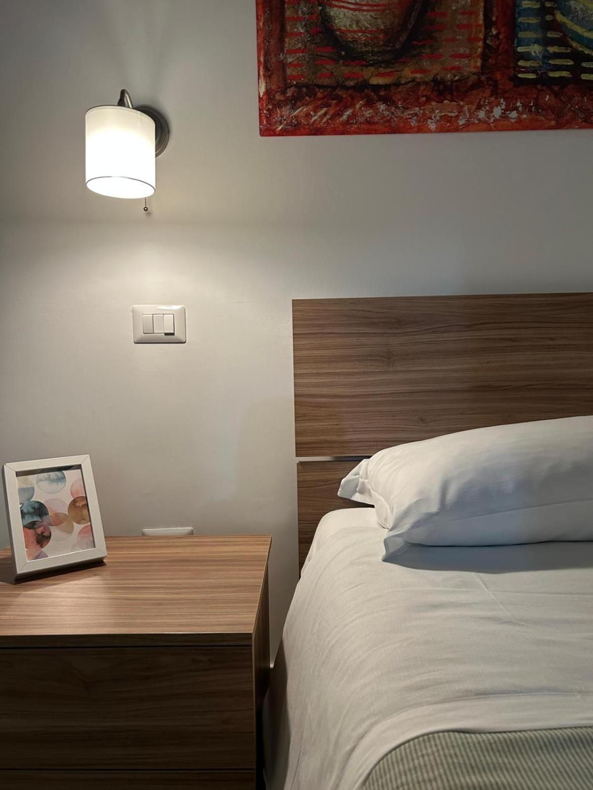 B&B Due Stanzulelle Salerno Bagian luar foto