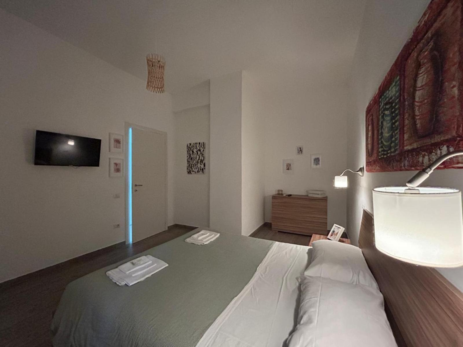 B&B Due Stanzulelle Salerno Bagian luar foto